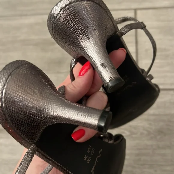 Nina Glory Style Strappy Silver Heels Size 6 - Picture 7 of 8